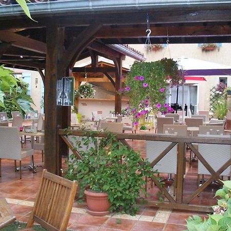 Hotel Restaurant Du Commerce Estang エクステリア 写真