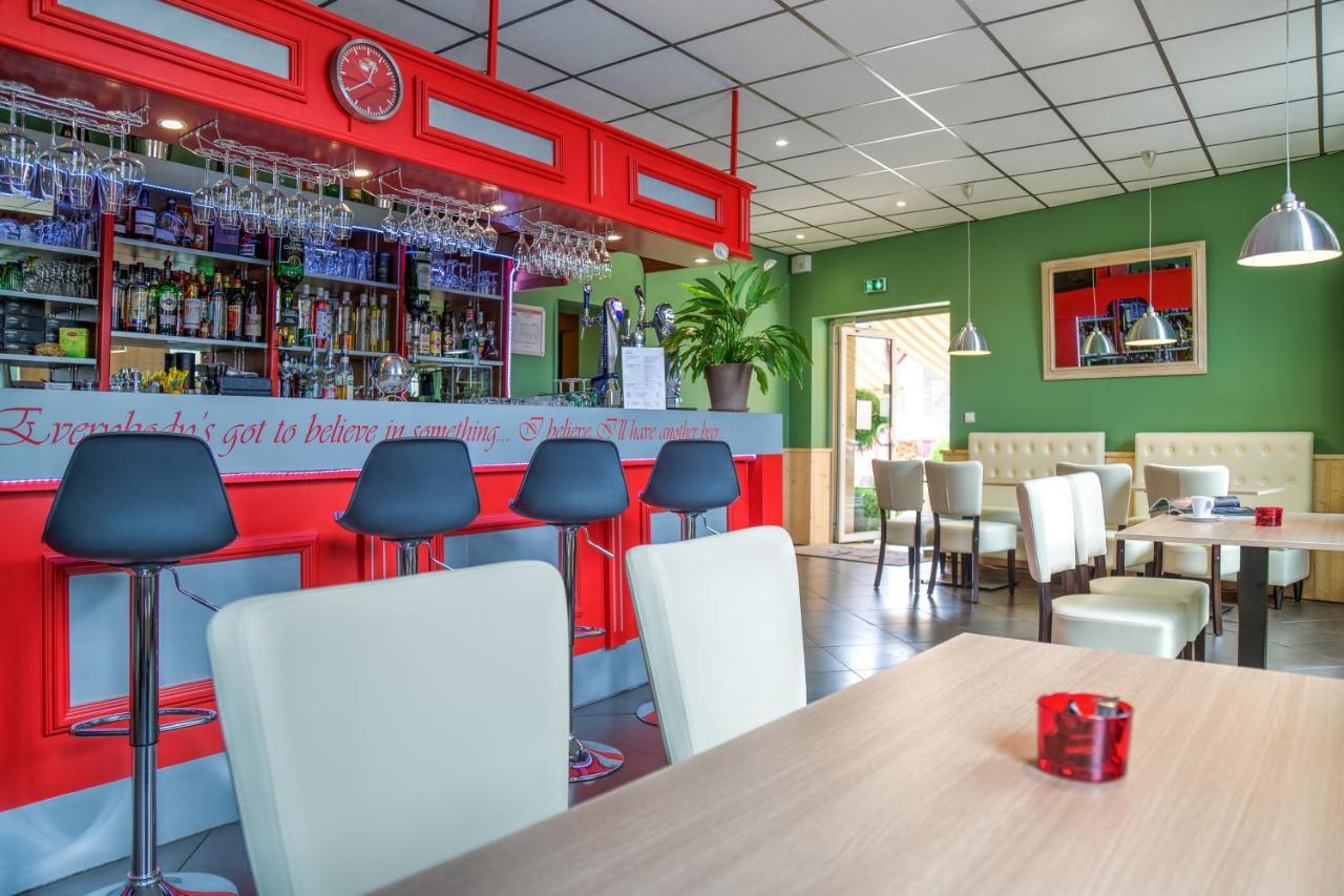 Hotel Restaurant Du Commerce Estang エクステリア 写真