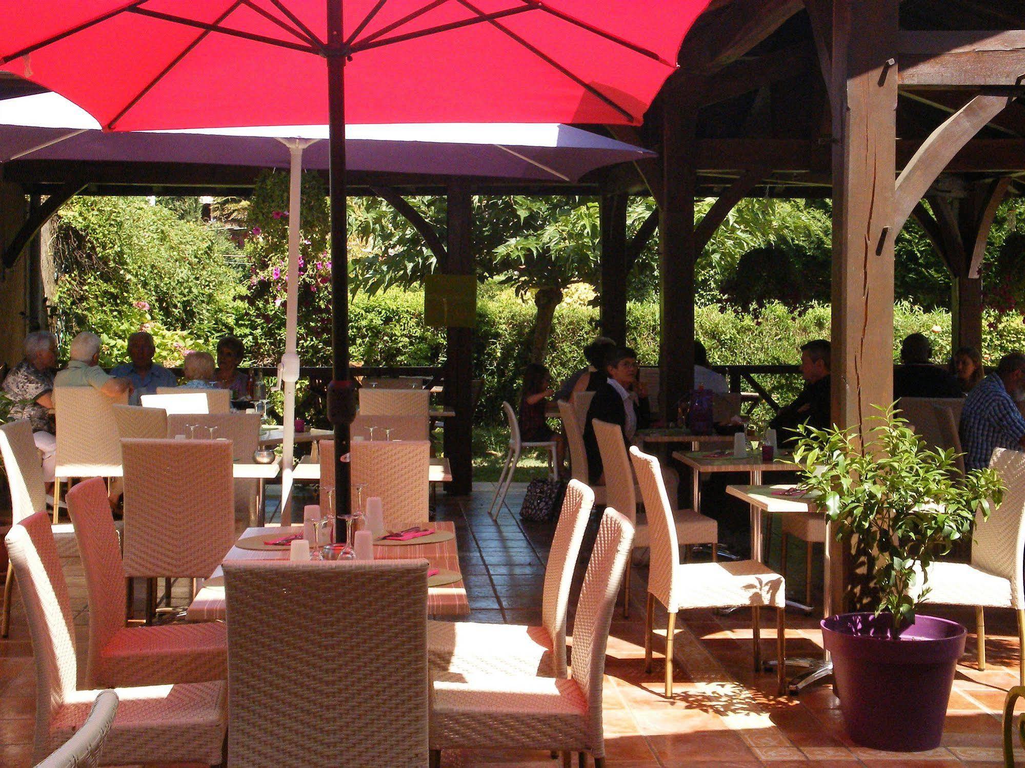 Hotel Restaurant Du Commerce Estang エクステリア 写真